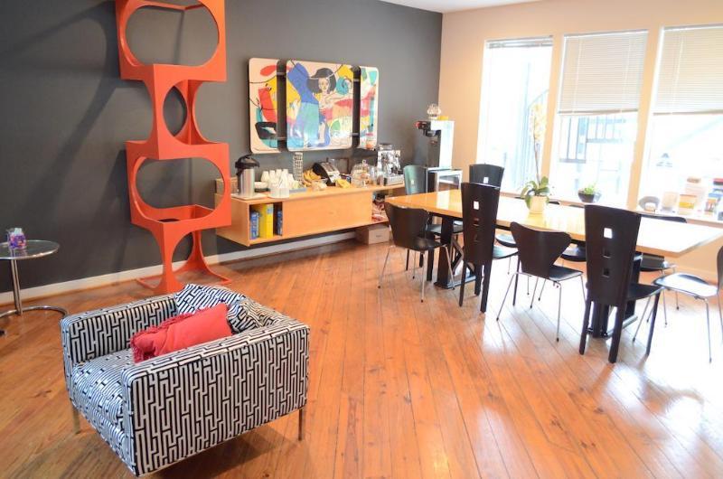 Modern B & B Houston Exterior photo