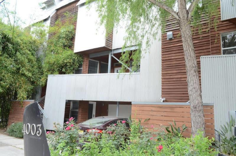 Modern B & B Houston Exterior photo